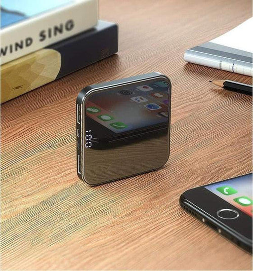Mini Power Bank 8000mAh Conception légère pour iPhone, Samsung Galaxy et plus